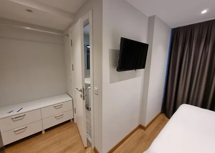 10M2 Hotel